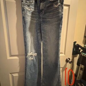 American Eagle Outfitters High Rise Blue Jeans with Distressed Details